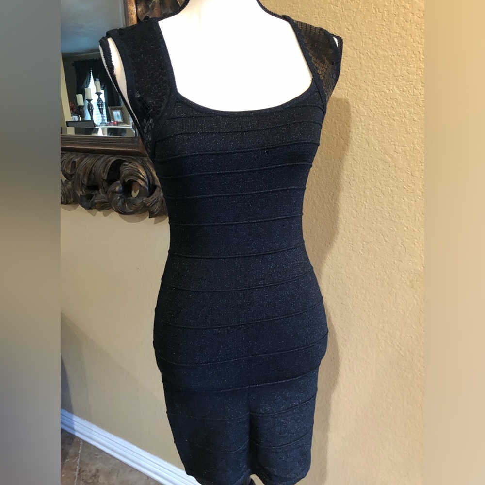 Forever 21 women’s body-con dress size small‎